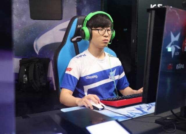 再停留在报 再停留在报