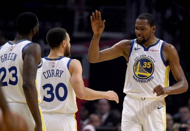 像是拧紧发